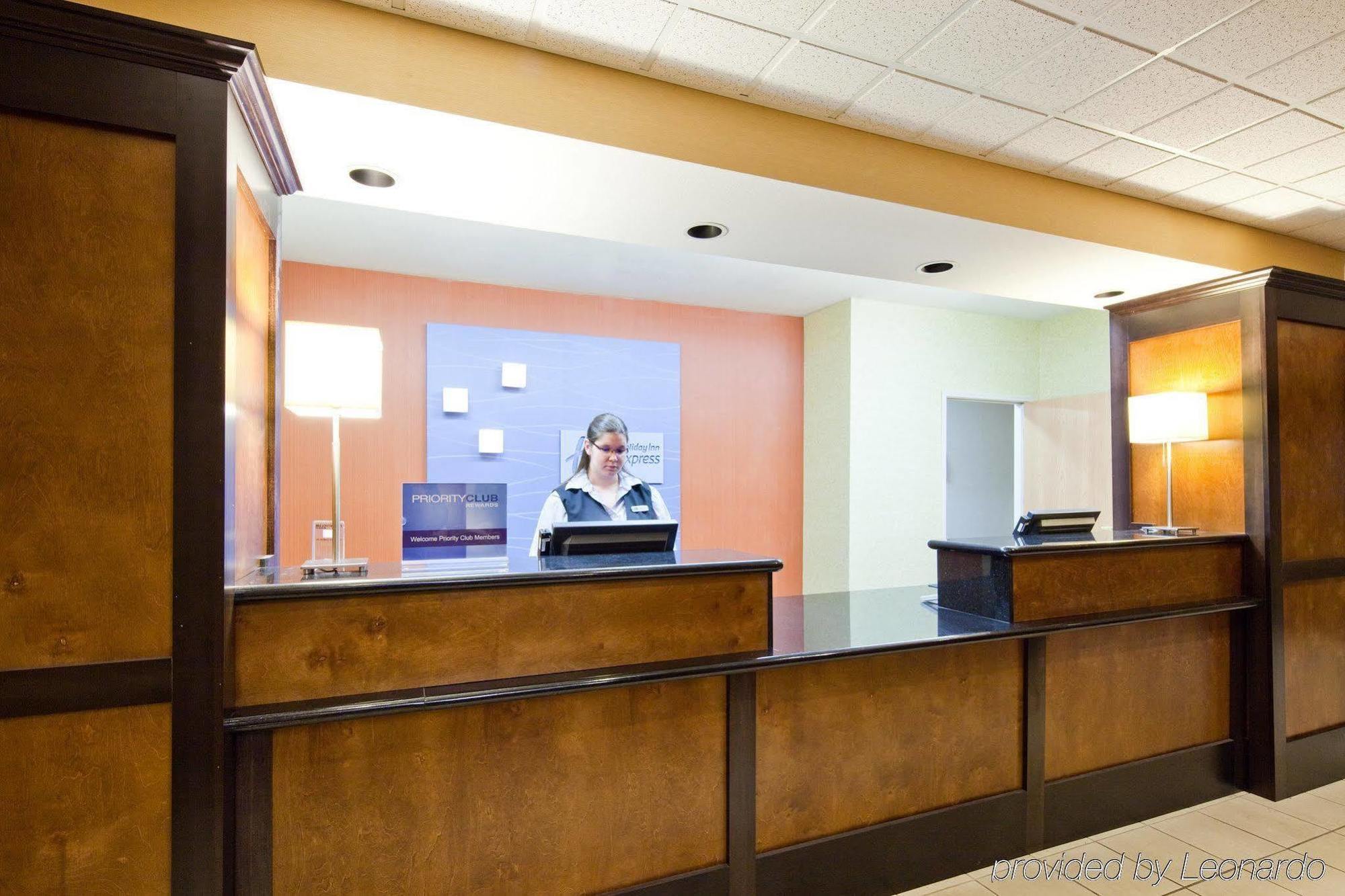 Holiday Inn Express Hotel & Suites Wauseon By Ihg Интерьер фото