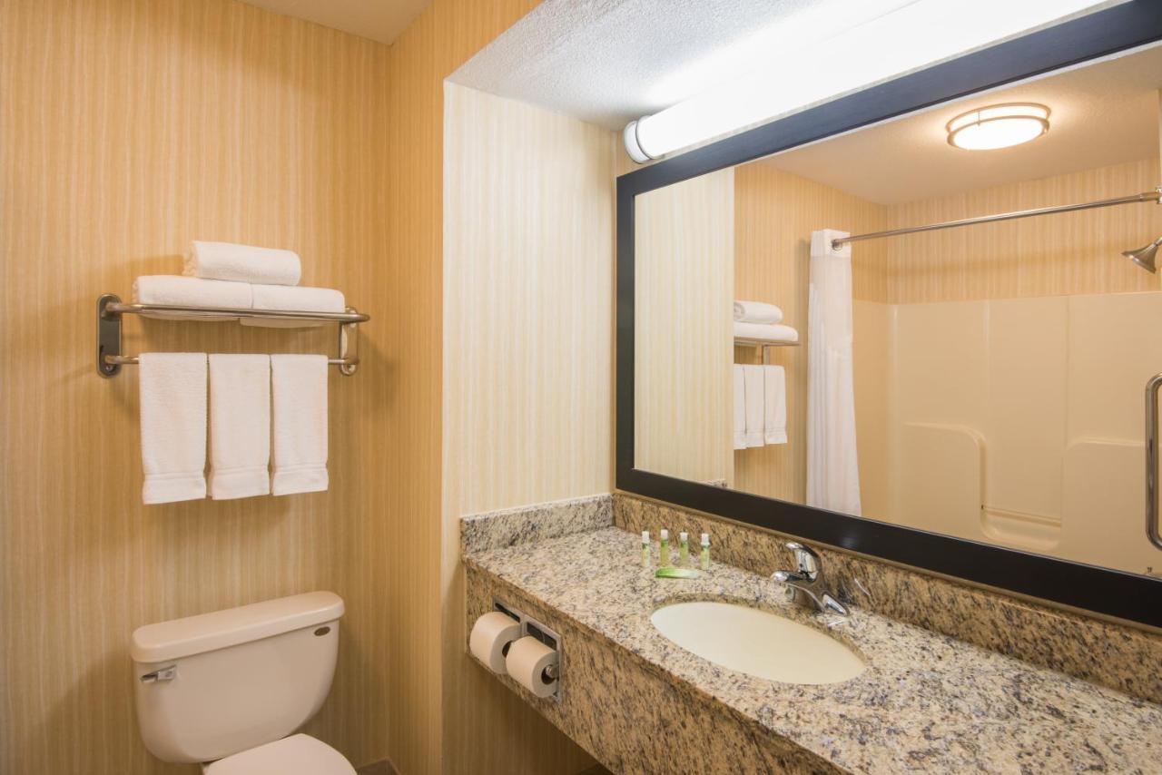 Holiday Inn Express Hotel & Suites Wauseon By Ihg Экстерьер фото