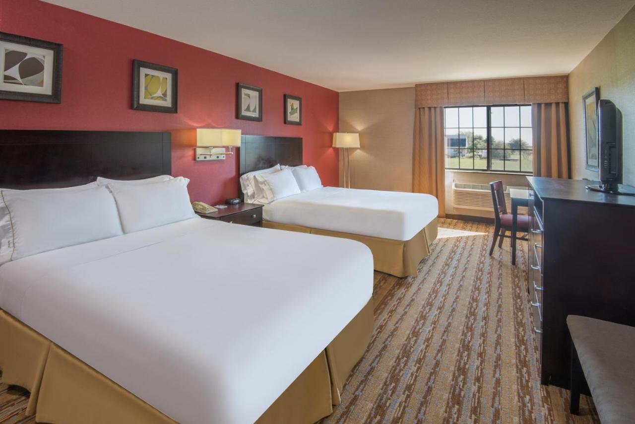 Holiday Inn Express Hotel & Suites Wauseon By Ihg Экстерьер фото